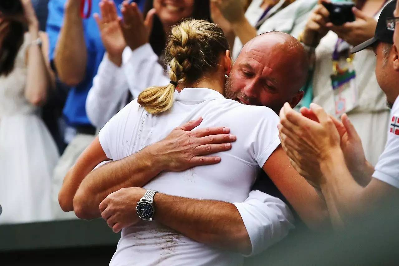 九游体育-阿扎伦卡巅峰对决，莎拉波娃与70激战MAD分钟，高光表现胜负难料！的简单介绍