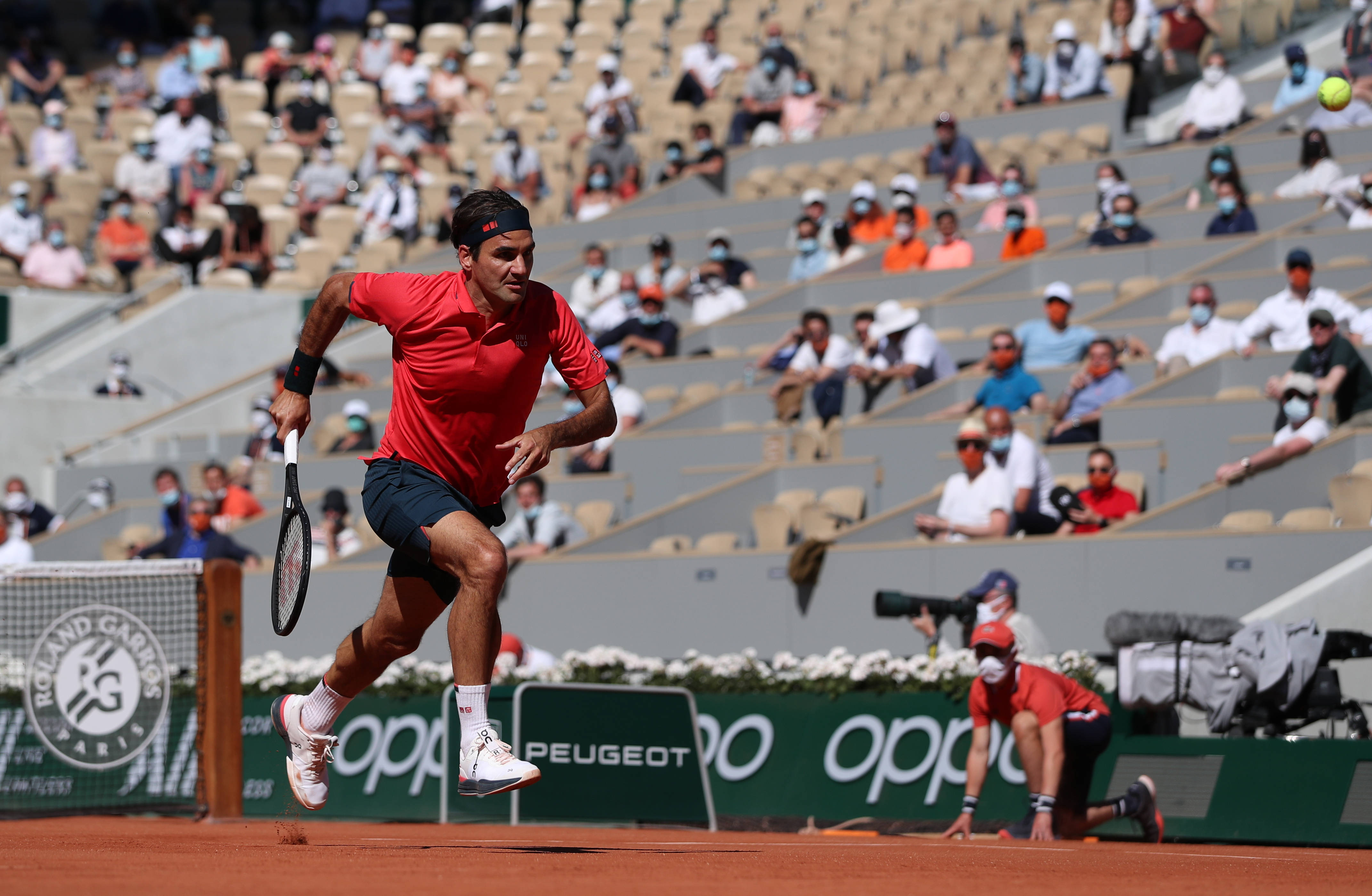 九游体育-费德勒在利物浦比赛中战术调整，突破纪录引发热议！的简单介绍